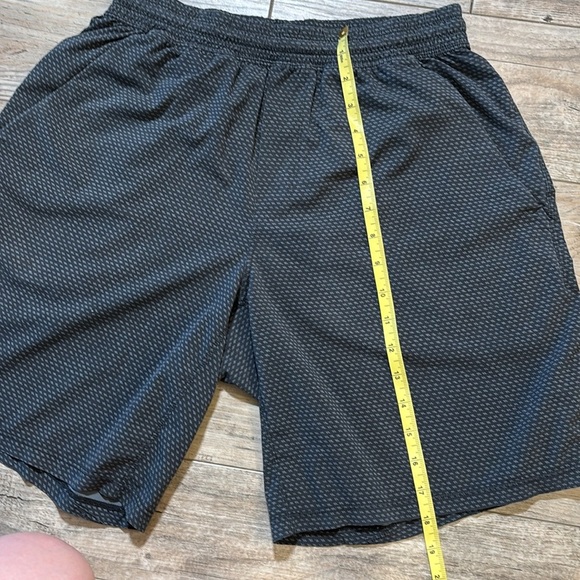 Lululemon Men's Black Gray Geometric Print Drawstring Pull On Shorts Size Medium - Picture 4 of 7